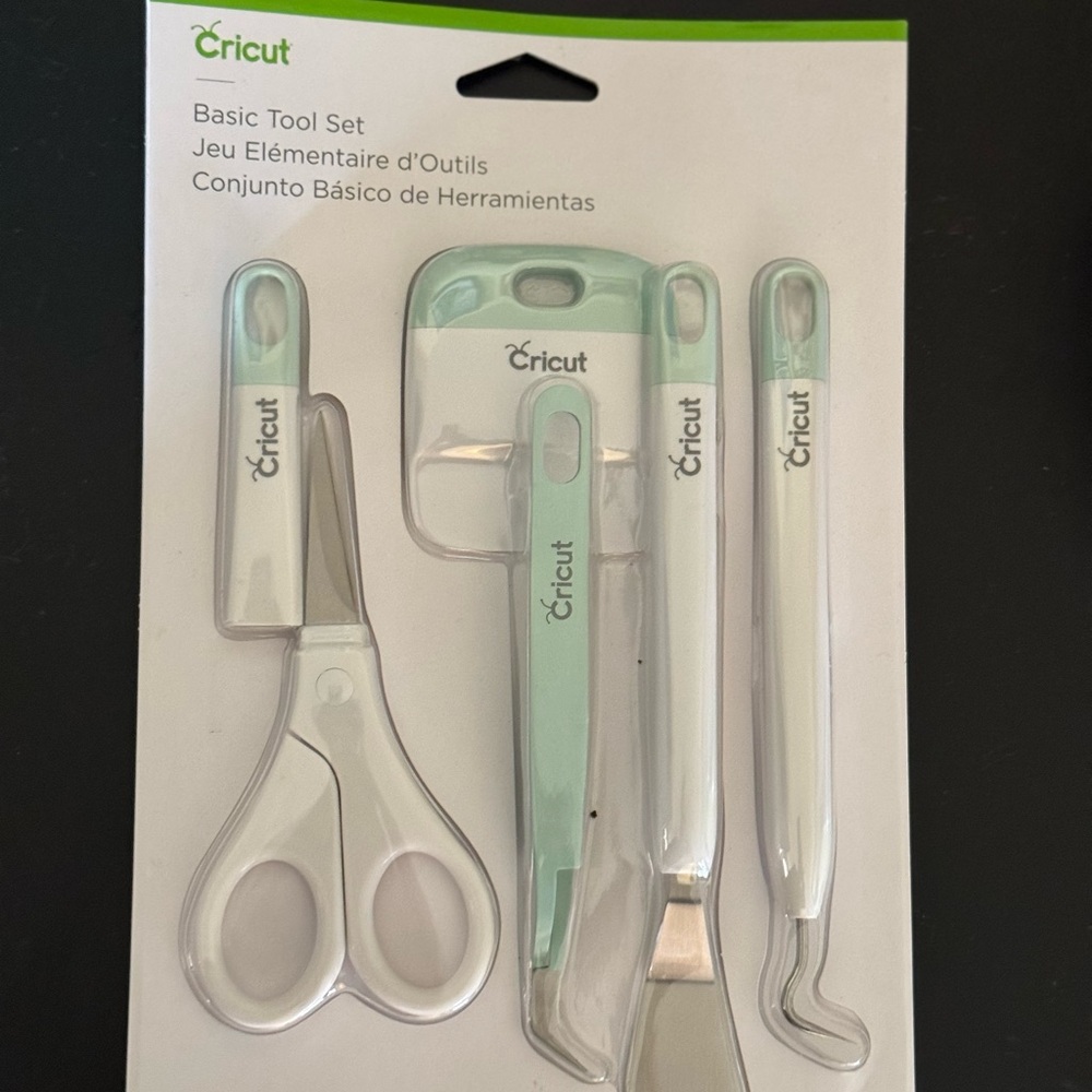 Cricut Basic Tool Set - 5-Piece Precision Tool Kit for Crafting and DIYs,